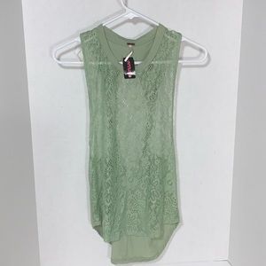 Women’s green summer top!